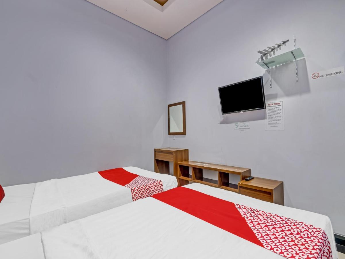 Oyo 90553 Arteri Guest House Σεμαράνγκ Εξωτερικό φωτογραφία