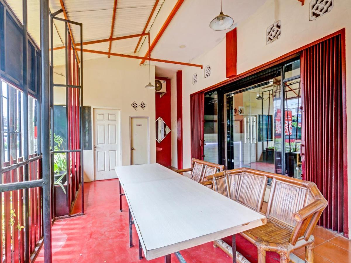 Oyo 90553 Arteri Guest House Σεμαράνγκ Εξωτερικό φωτογραφία