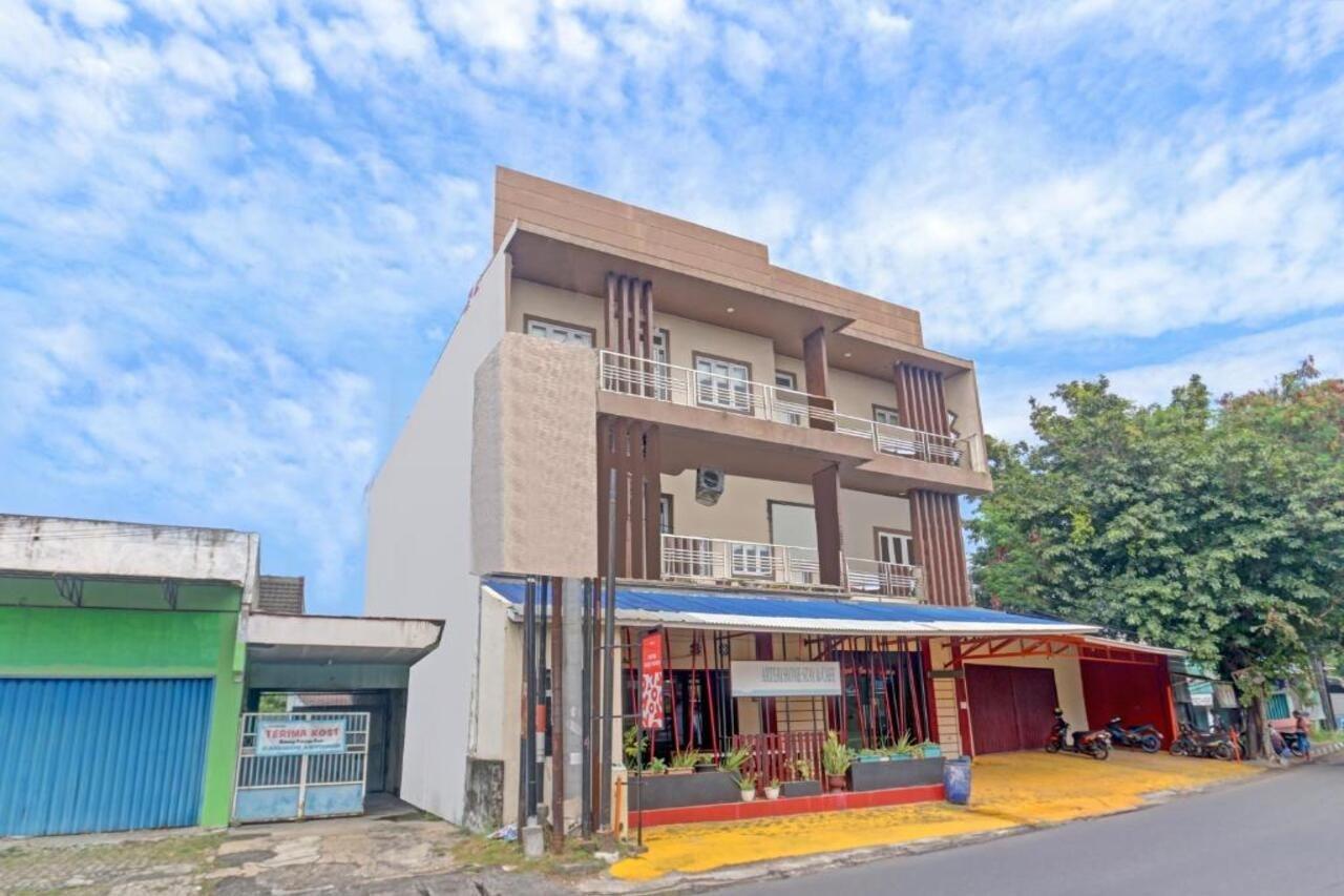 Oyo 90553 Arteri Guest House Σεμαράνγκ Εξωτερικό φωτογραφία