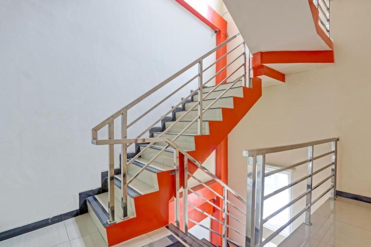 Oyo 90553 Arteri Guest House Σεμαράνγκ Εξωτερικό φωτογραφία